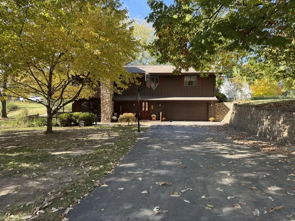 325 S 3rd St, Hennepin, IL 61327