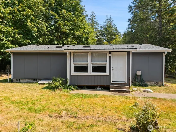 960 E Dawn Drive, Allyn, WA 98524