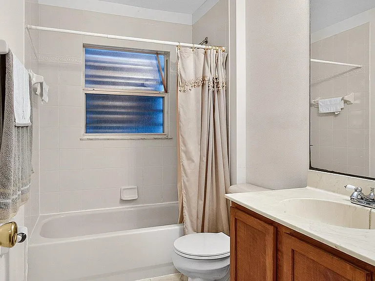 1058 SW Locke Ave — Photo 31