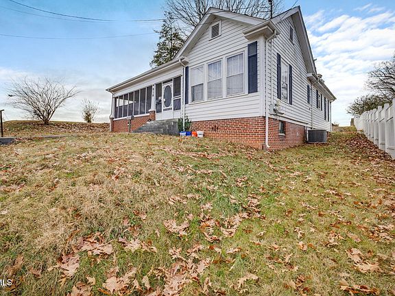 2nd image of 818 5th St