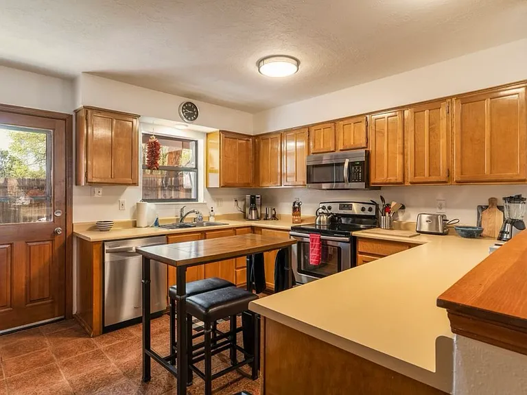 1556 Avenida De Las Americas — Photo 8