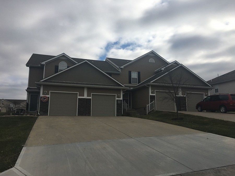 1st image of 602 SW Shadow Glen Dr