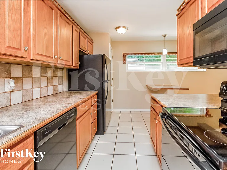2720 Erin Rd — Photo 8