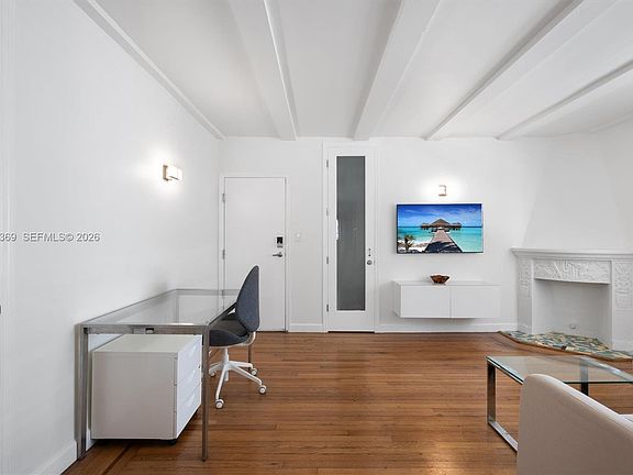 5th image of 439 15th St APT 8