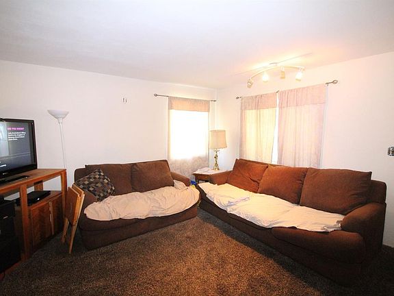4th image of 7910 Peppertree Dr