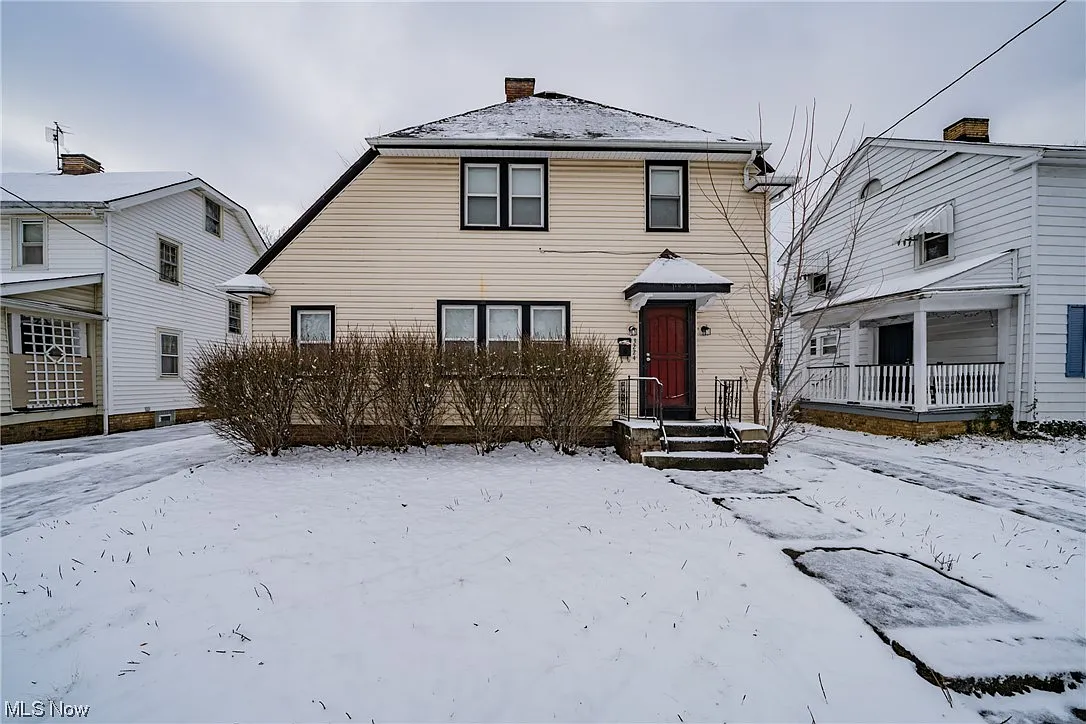 3224 E 137th St photo 1