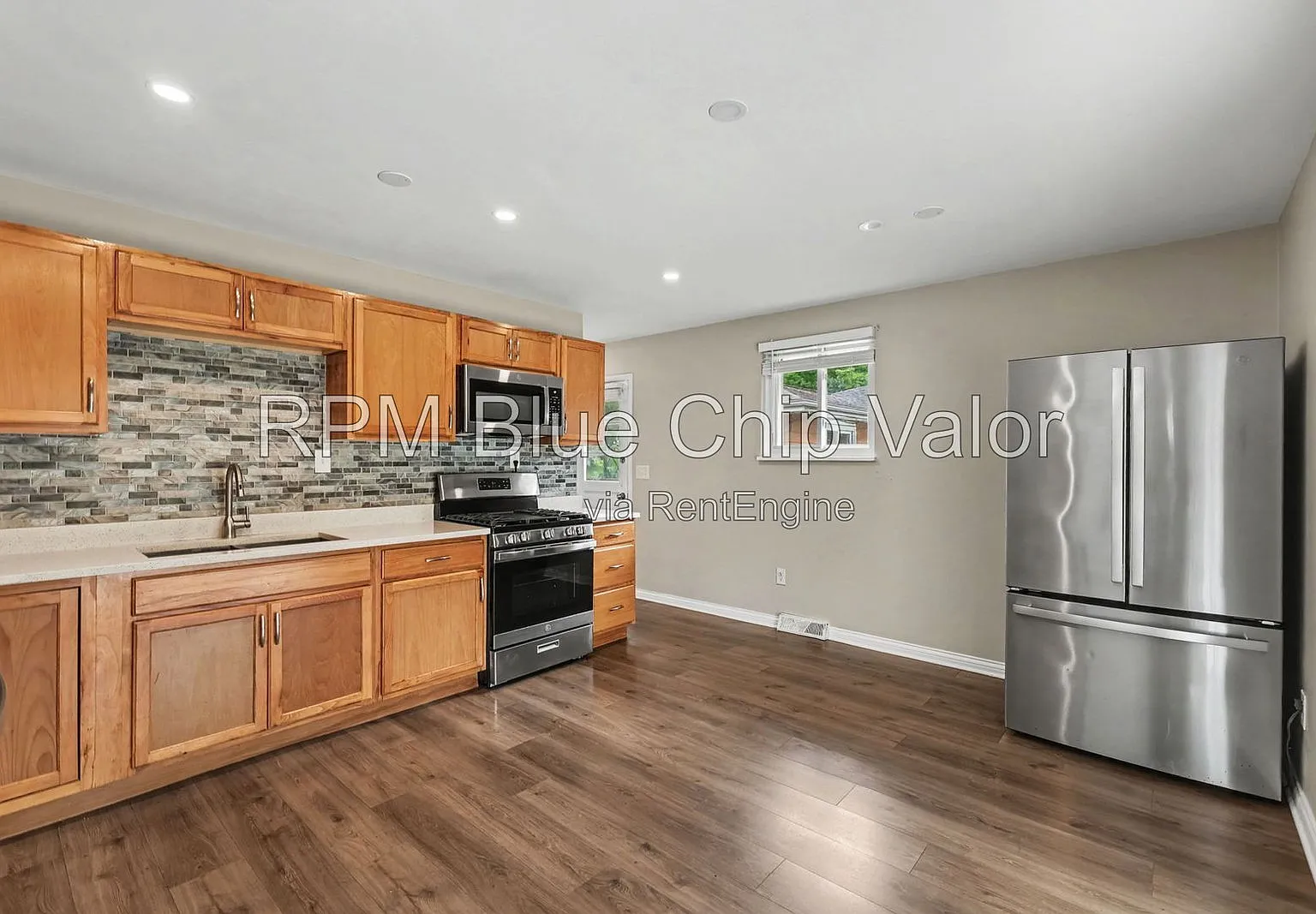 3 bed, 1.0 bath, $1,945 — Photo 3