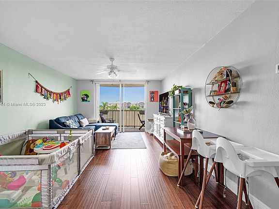 5th image of 9350 Fontainebleau Blvd APT 506