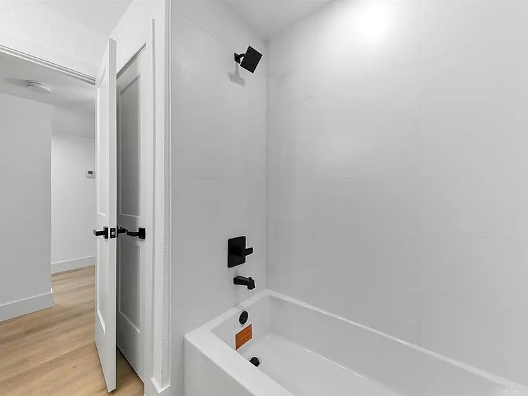 1514 Wirt Rd #4 — Photo 17