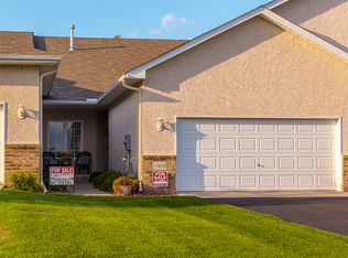17879 Glasgow Way, Lakeville, MN 55044