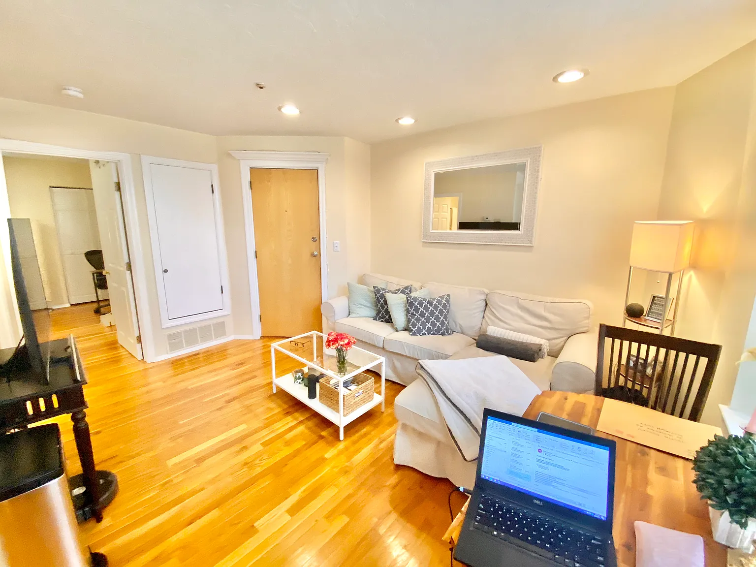 1 bed, 9999 sqft, $2,600 — Photo 3