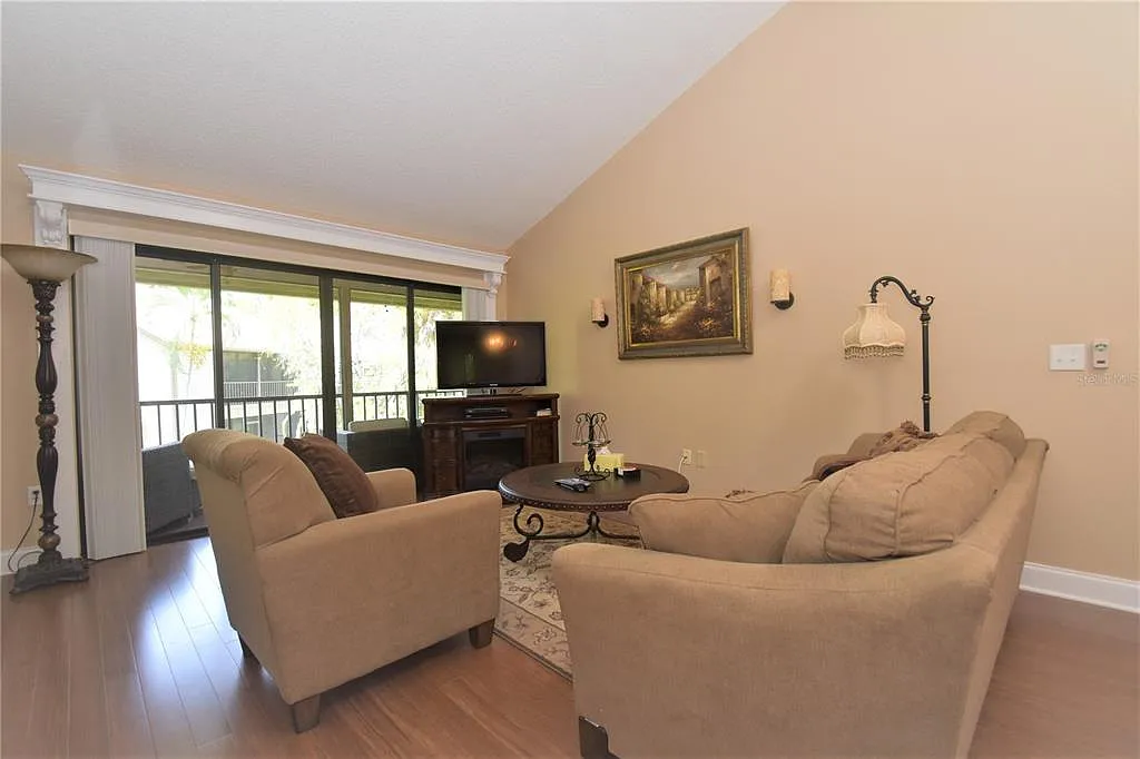 2 bed, 2.0 bath, 1077 sqft, $1,845 — Photo 4