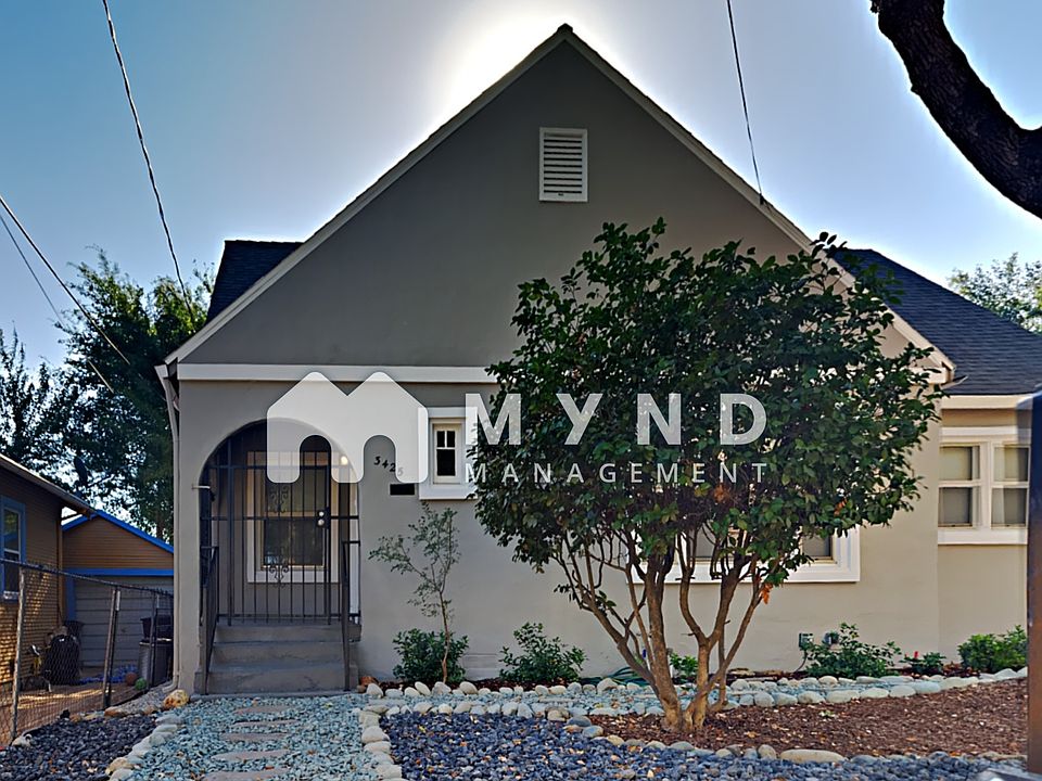 1st image of 3425 33rd St