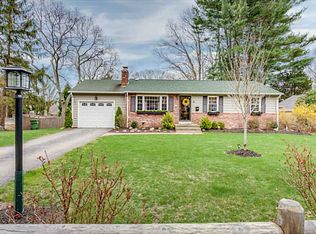 6 Wampanoag Cir, North Kingstown, RI 02852