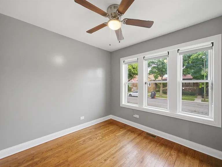 8326 S Luella Ave — Photo 16