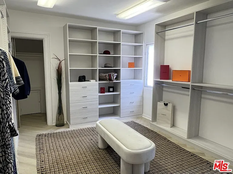 508 N Canon Dr — Photo 31