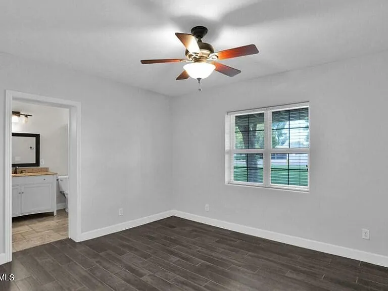 3229 E Clarendon Ave — Photo 12