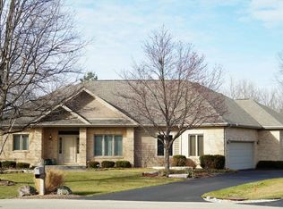 1110 Pin Oak Ln, Prospect Heights, IL 60070