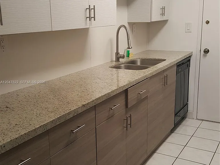 5401 Collins Ave #311 — Photo 6