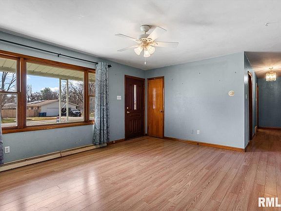 4th image of 139 Willow Rd