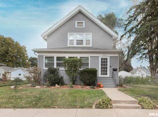 2424 4th St, Moline, IL 61265