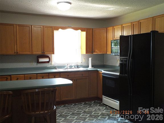3rd image of 1532 Pinckney Rd
