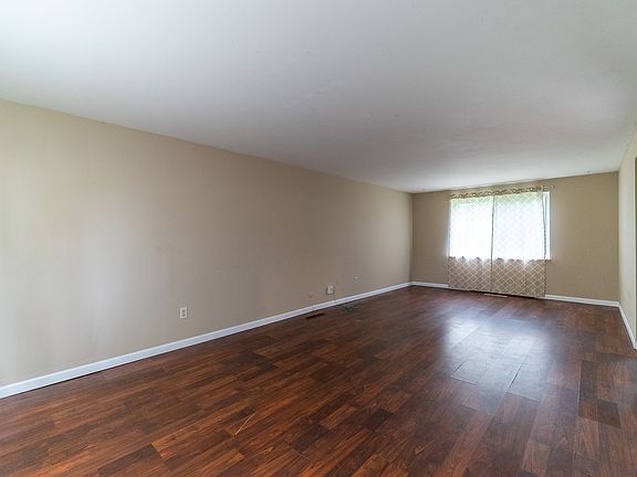 5th image of 6528 Menlo Way