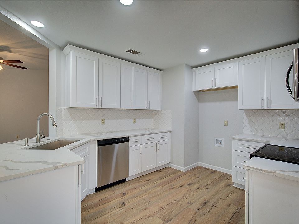 1st image of 3902 Sunhill Dr