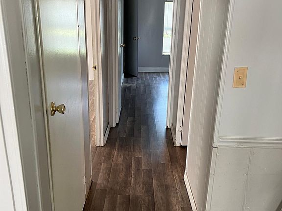 3rd image of 207 Ellsworth Dr