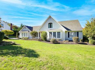 6 Forsythe Meadow Ln, Stony Brook, NY 11790