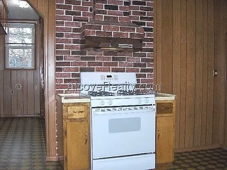 3 bed, 1.0 bath, $4,200 — Photo 3
