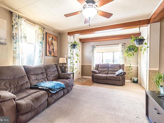 4th image of 814 Ridge Rd