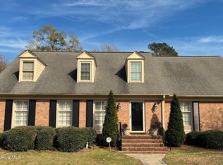 2001 Cambridge Dr, Kinston, NC 28504