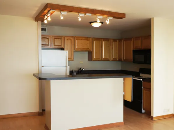 1850 N Clark St APT 2701, Chicago, IL 60614