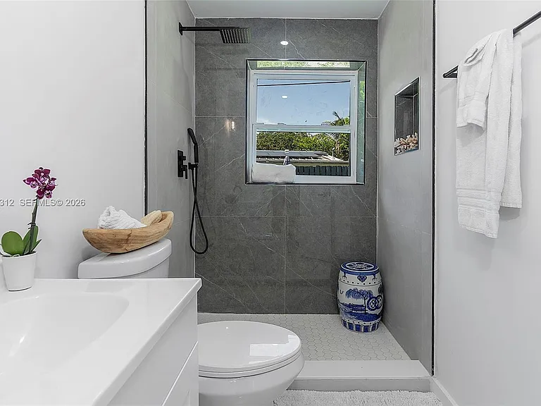 1473 NE 30th Ct — Photo 22