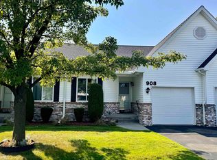 908 Lighthouse Dr, Marysville, MI
