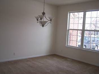 5th image of 960 McDole Dr
