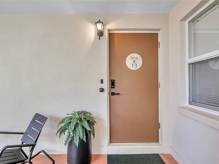 224 6th Ave N #13 — Photo 6