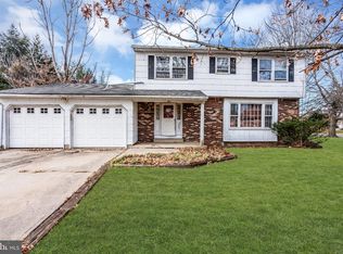 1 Colleen Cir, Ewing, NJ 08638