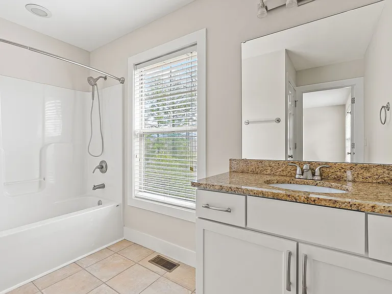 8 Thurland Ave — Photo 19