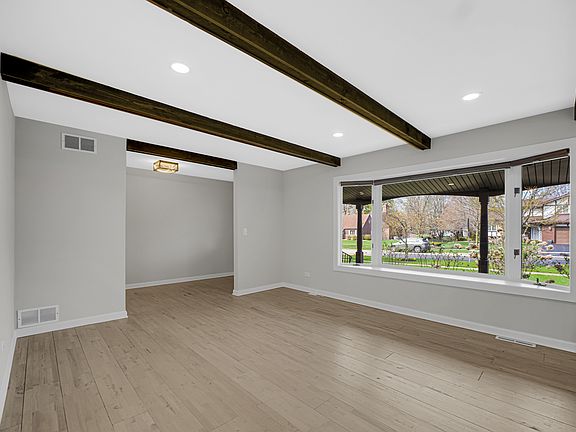 4th image of 85 Larch Rd