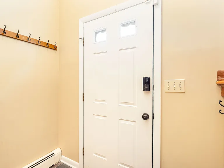 164 Tanglewood Dr — Photo 3
