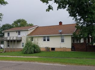 109 S Pine St, Flat Rock, IL 62427