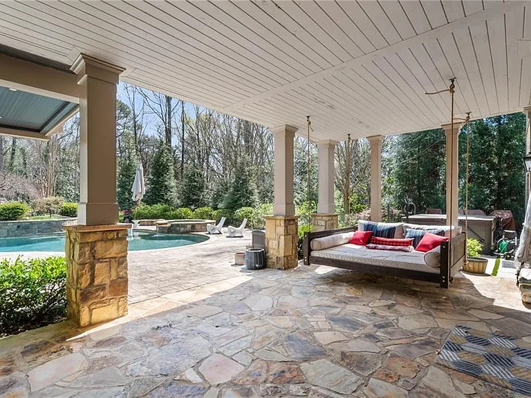 5265 Peachtree Dunwoody Rd — Photo 44