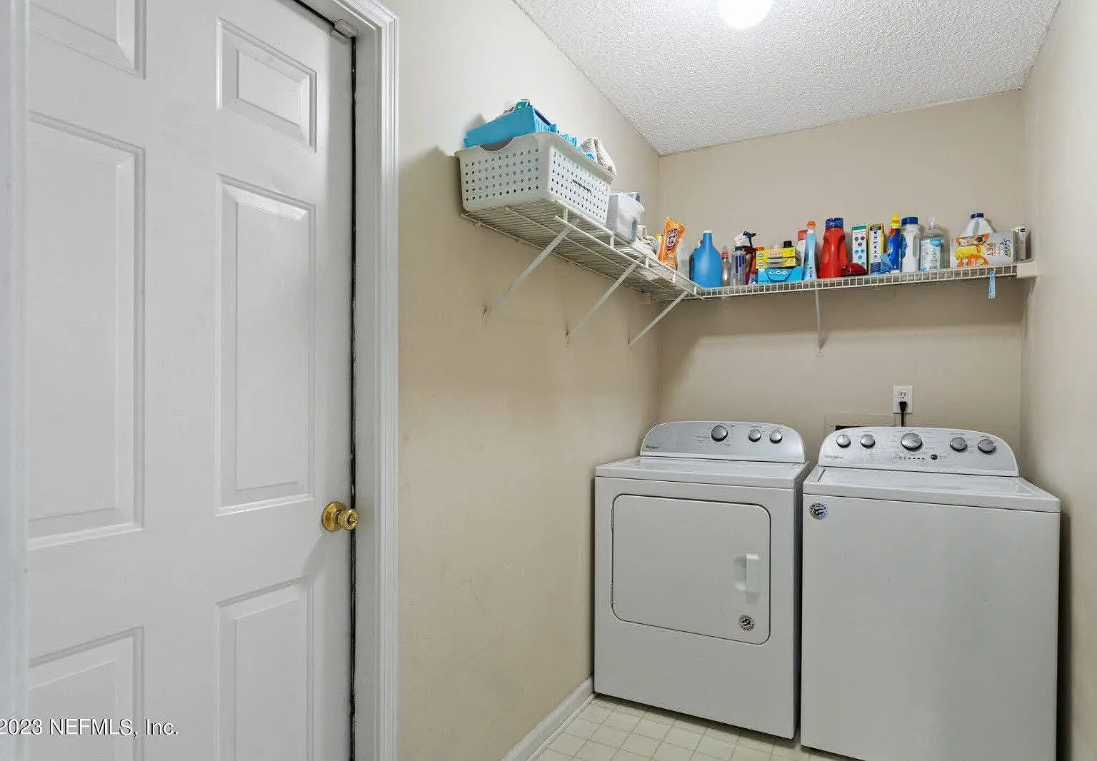 4 bed, 2.0 bath, 1560 sqft, $1,183 — Photo 3