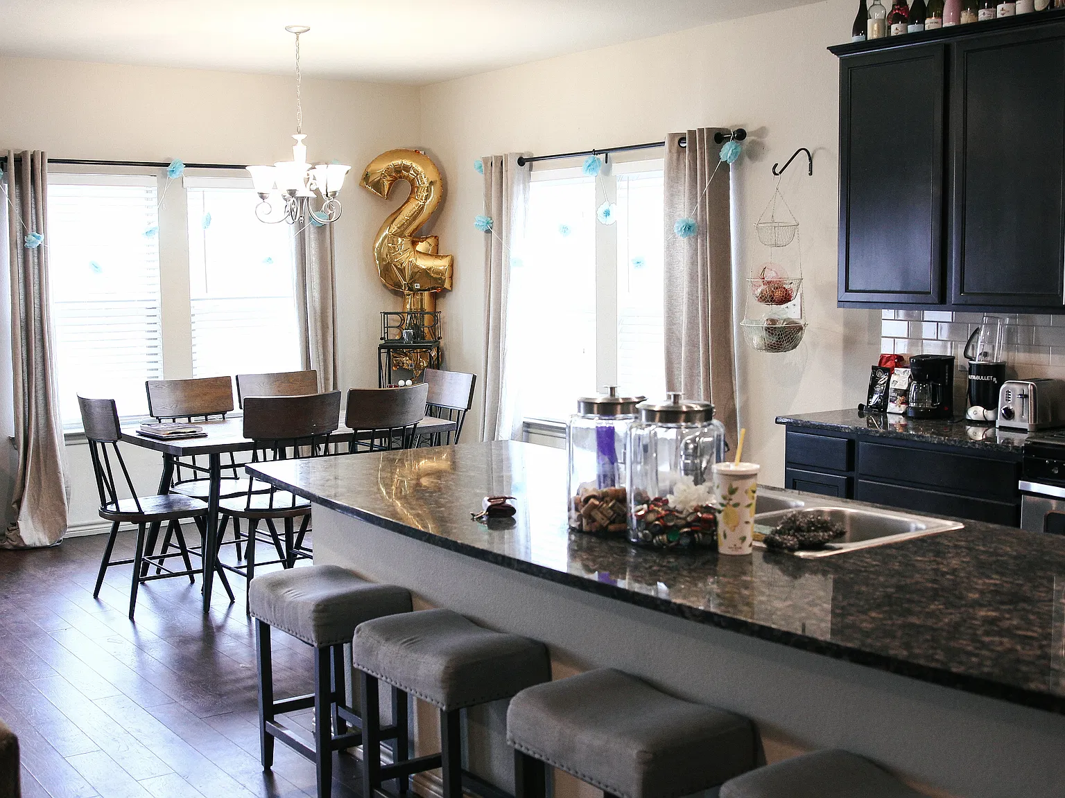 6 bed, 2900 sqft, $8,700 — Photo 4
