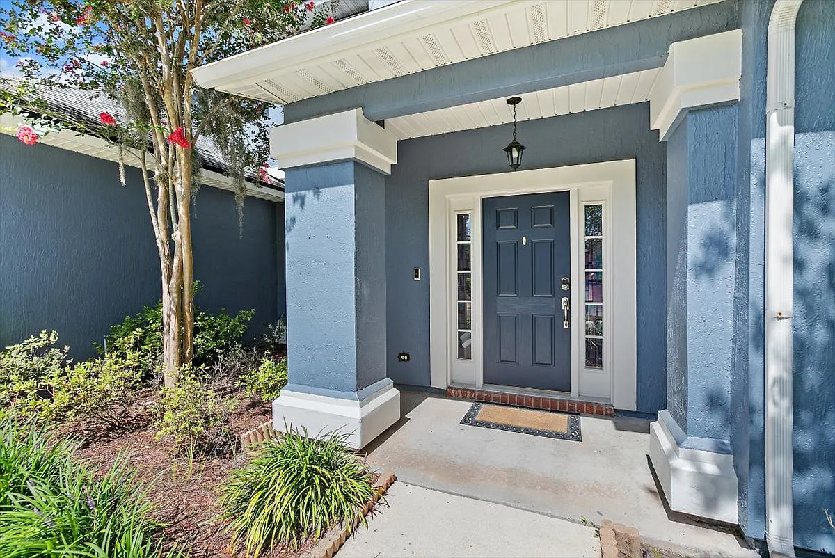 5 bed, 3080 sqft, $3,100 — Photo 2