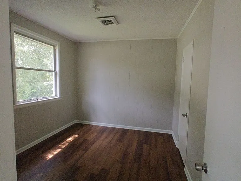 1928 Kratha Dr — Photo 1