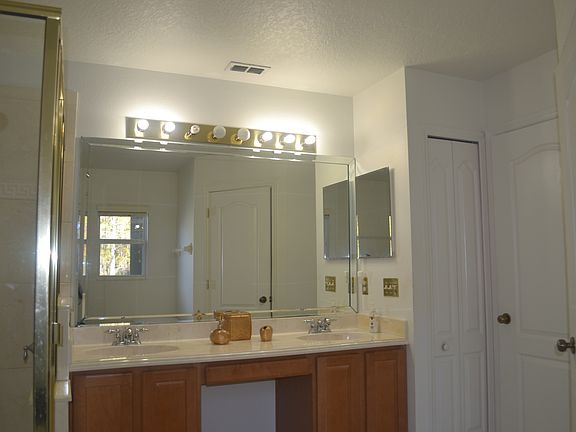 5th image of 2621 Lakemoor Dr