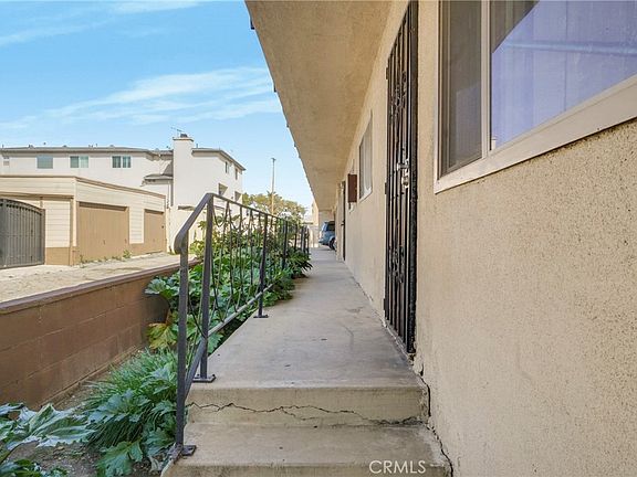 5th image of 576 W 13th St